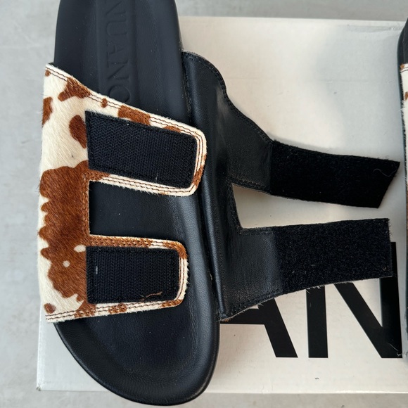 Nuance Cowhide Print Slides - Picture 9 of 15